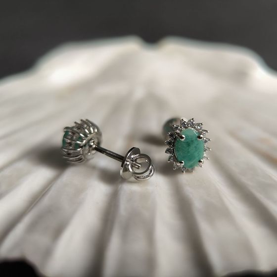 Серебряные серьги с изумрудом, фианитами