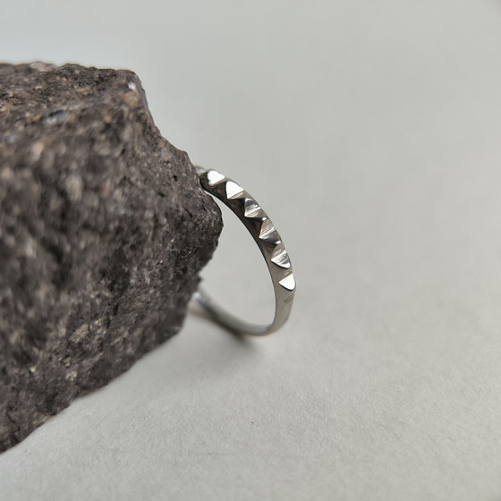 Серебряное кольцо без камней