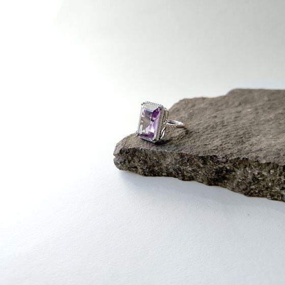 Серебряное кольцо с аметистом 14.208ct