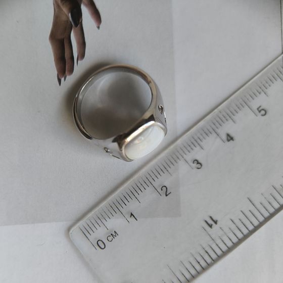 Серебряное кольцо с перламутром Серебряное кольцо с перламутром