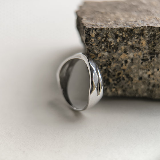 Серебряное кольцо без камней