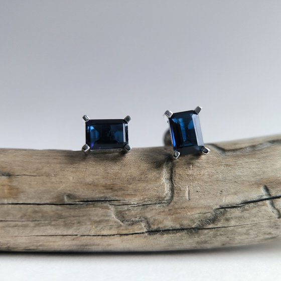 Серебряные серьги с сапфиром nano 1.675ct