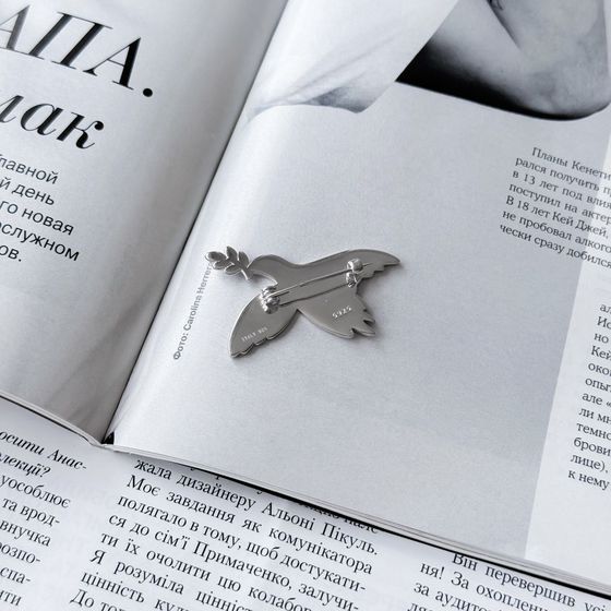 Серебряная брошка с емаллю Серебряная брошка с емаллю