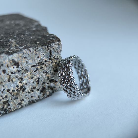 Серебряное кольцо без камней