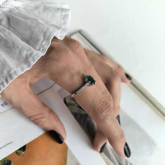 Серебряное кольцо с топазом Лондон Блю 1.093ct