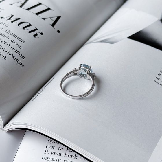 Серебряное кольцо с топазом 2.362ct