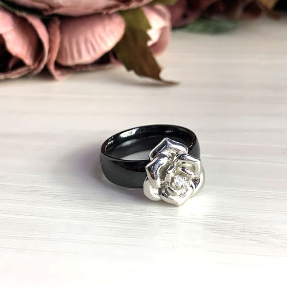 Серебряное кольцо с керамикой
