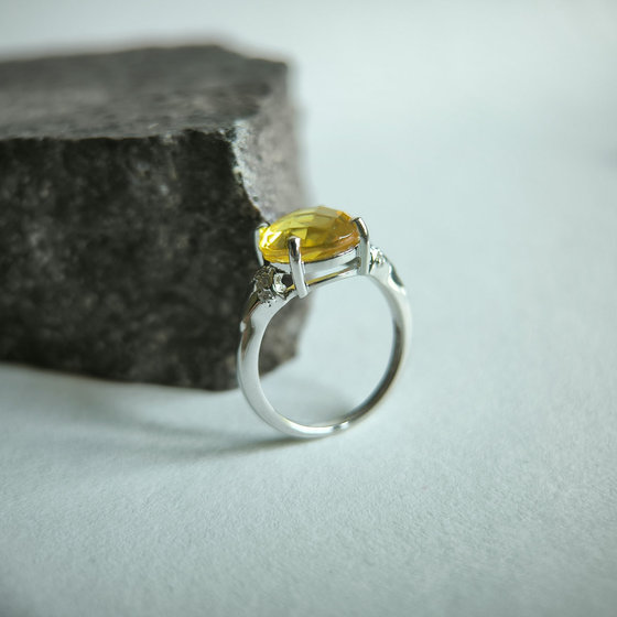 Серебряное кольцо с цитрином nano 3.58ct, фианитами