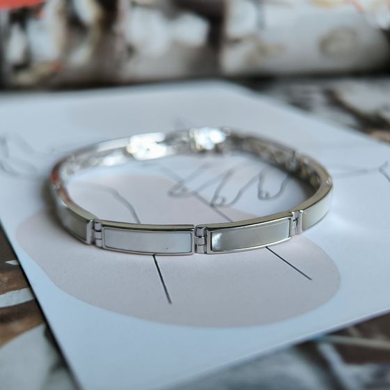 Серебряный браслет с перламутром