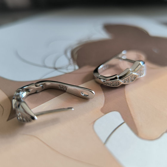 Серебряные серьги с фианитами