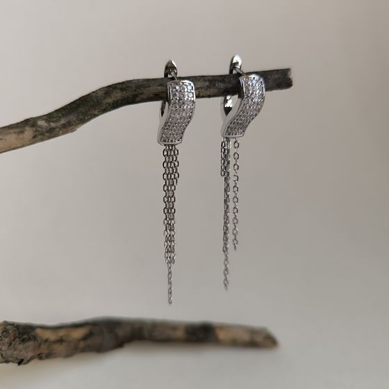 Серебряные серьги с фианитами