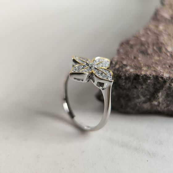 Серебряное кольцо с фианитами