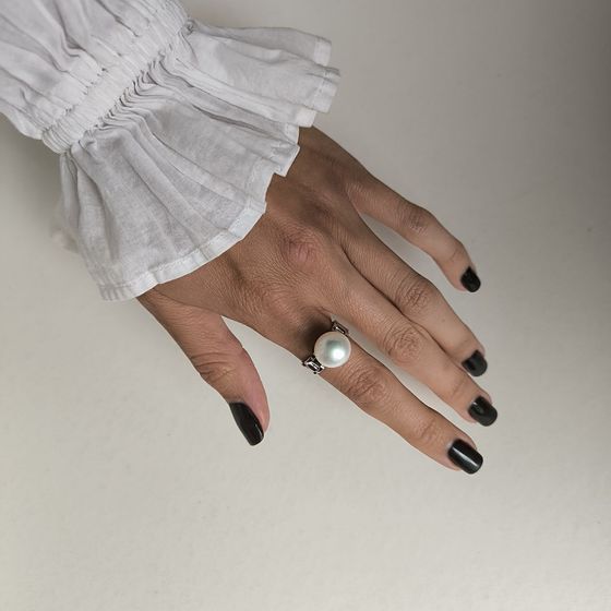 Серебряное кольцо с жемчугом барочным