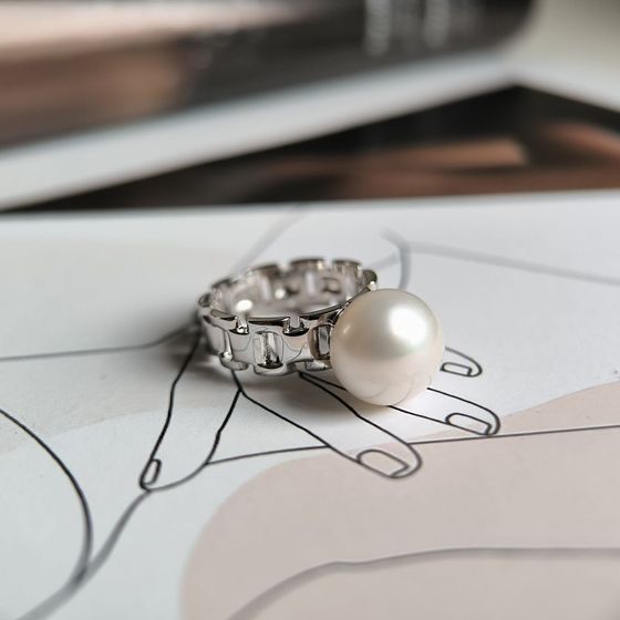 Серебряное кольцо с жемчугом барочным