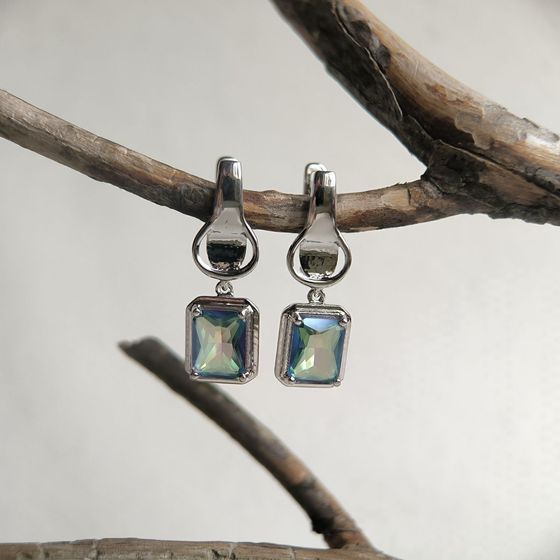 Серебряные серьги с мистик топазом 3.175ct