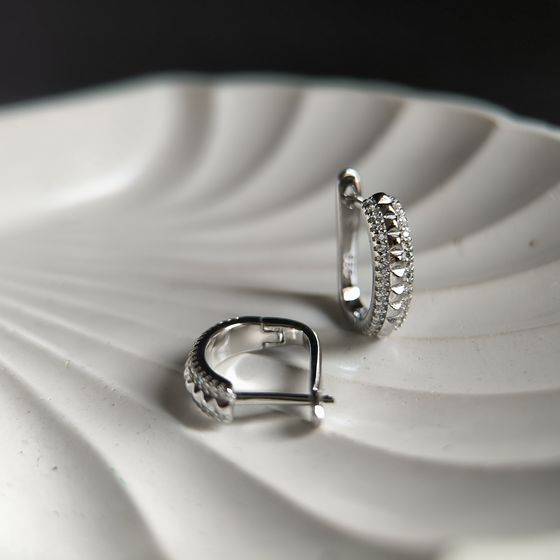 Серебряные серьги с фианитами