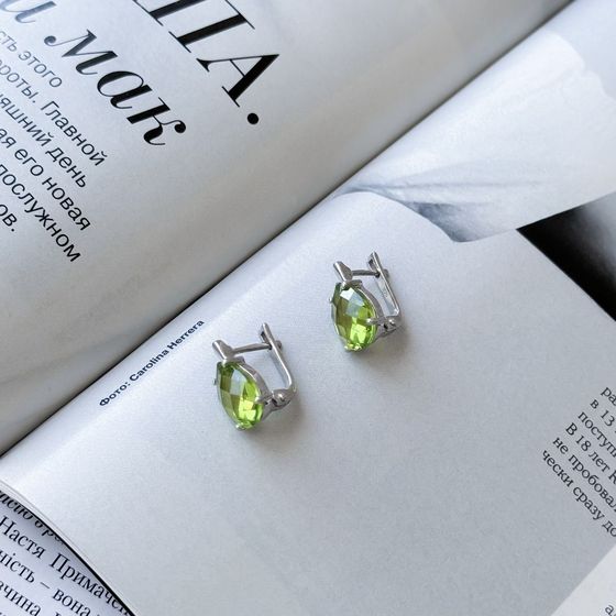 Серебряные серьги с хризолітом 8.4ct