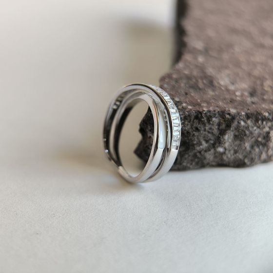 Серебряное кольцо с емаллю, фианитами