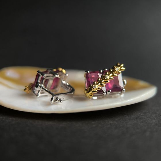 Серебряные серьги с рубином 4.188ct