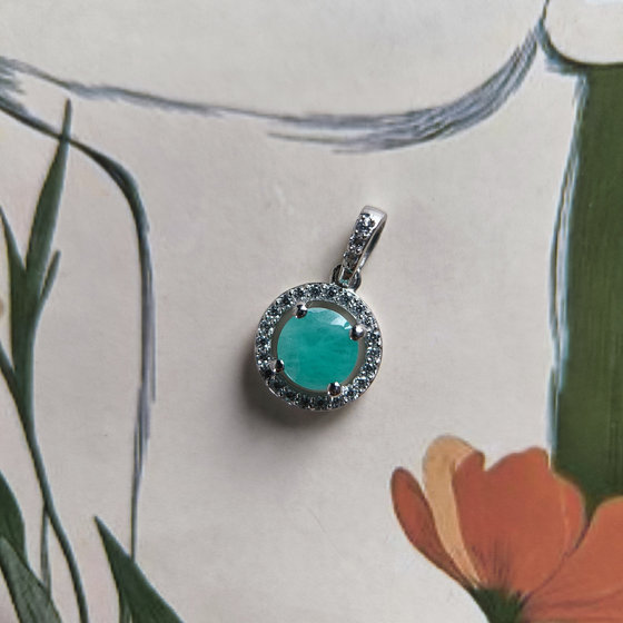 Серебряная подвеска с изумрудом 1.181ct