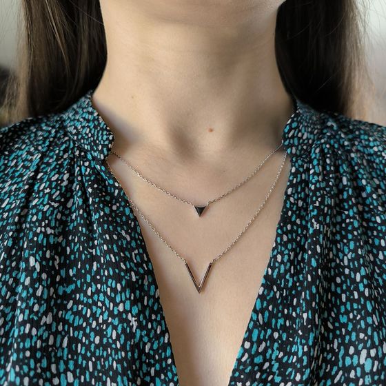 Серебряное колье без камней