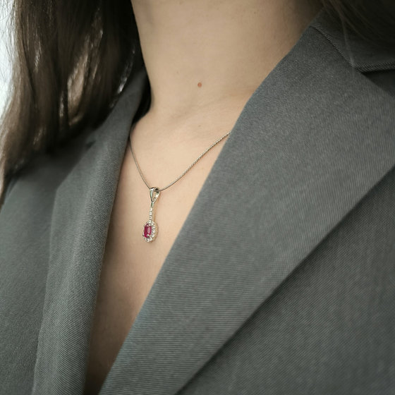 Серебряная подвеска с рубином 1.113ct, фианитами