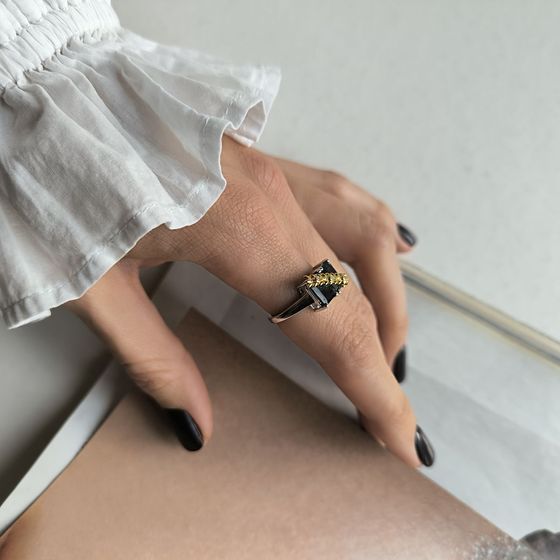 Серебряное кольцо с топазом Лондон Блю 2.603ct