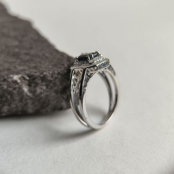 Серебряное кольцо с сапфиром 1.455ct