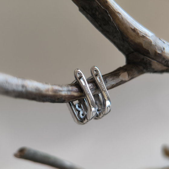 Серебряные серьги с фианитами