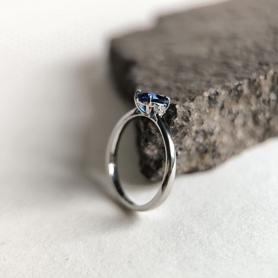 Серебряное кольцо с сапфиром nano 0.597ct