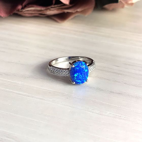 Серебряное кольцо с опалом Серебряное кольцо с опалом