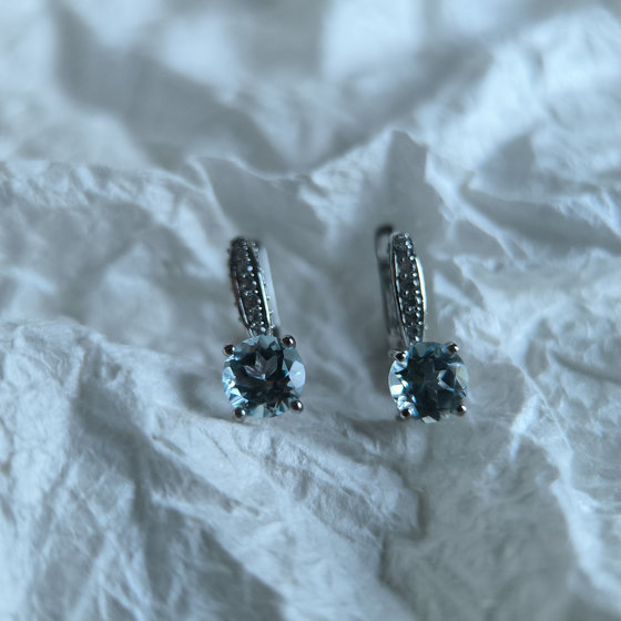 Серебряные серьги с топазом 2.482ct, фианитами
