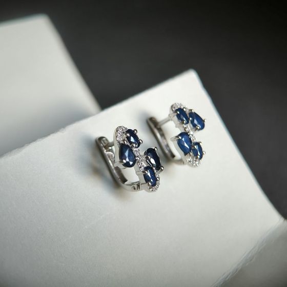 Серебряные серьги с сапфиром 3.88ct, фианитами