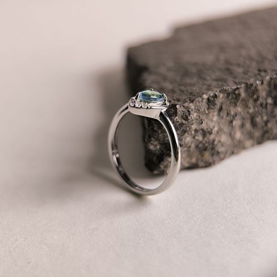 Серебряное кольцо с мистик топазом 0.547ct