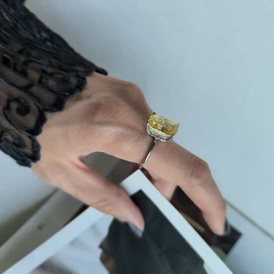 Серебряное кольцо с фианитами Серебряное кольцо с фианитами