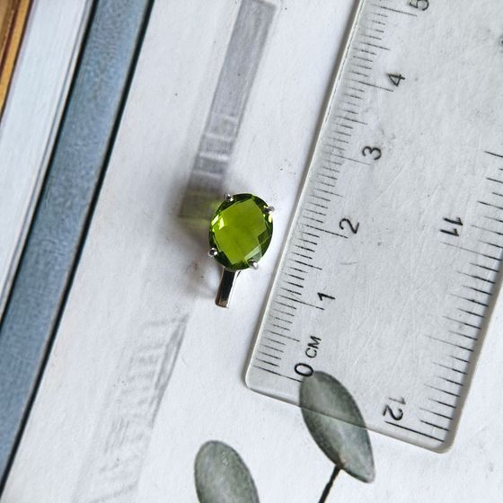 Серебряная подвеска с хризолітом 2.338ct