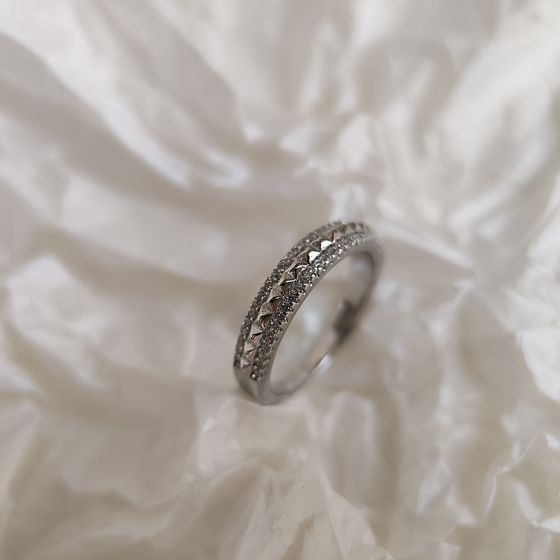 Серебряное кольцо с фианитами