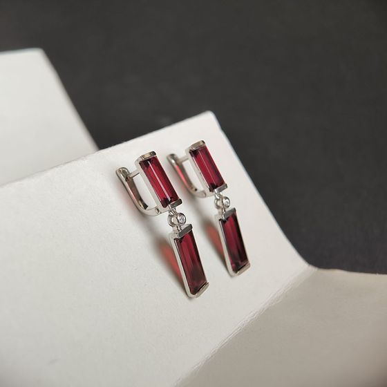 Серебряные серьги с гранатом 9.524ct