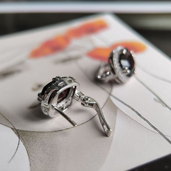 Серебряные серьги с гранатом 9.34ct