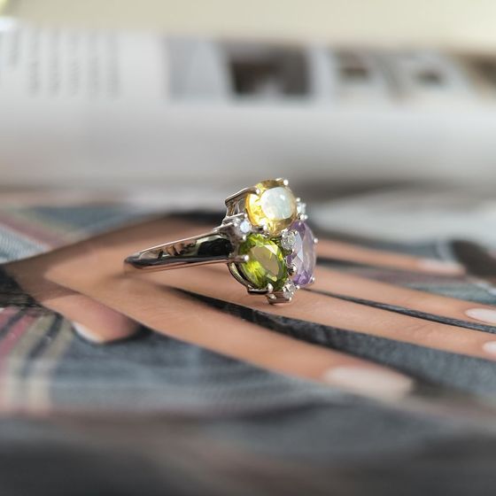 Серебряное кольцо с аметистом 3.306ct, цитрином, хризолітом