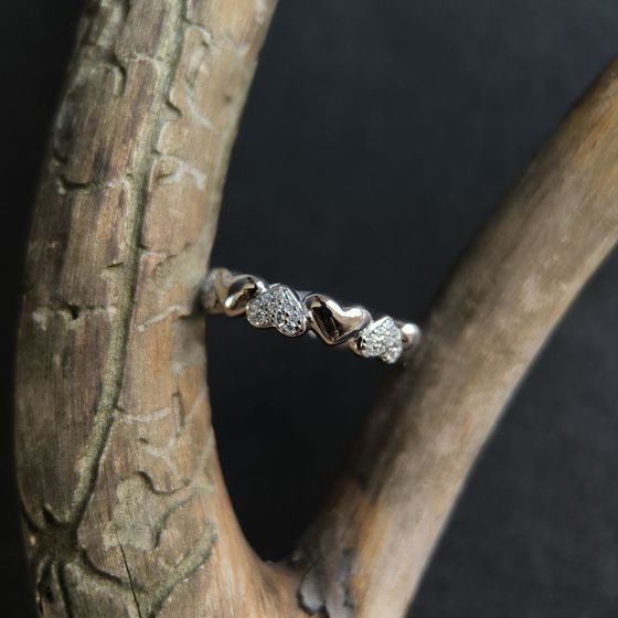 Серебряное кольцо с фианитами