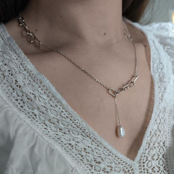Серебряное колье с жемчугом барочным
