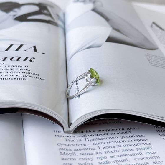 Серебряное кольцо с хризолітом 3.465ct