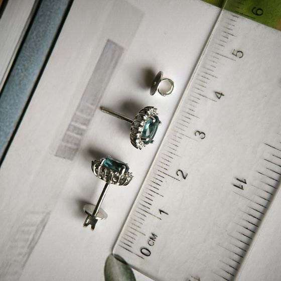 Серебряные серьги с топазом Лондон Блю 1.467ct