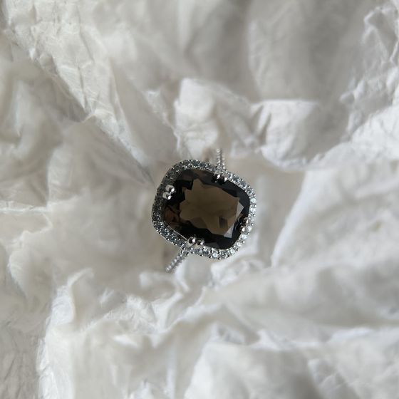 Серебряное кольцо с раухтопазом (дымчатым кварцем) 5.457ct, фианитами