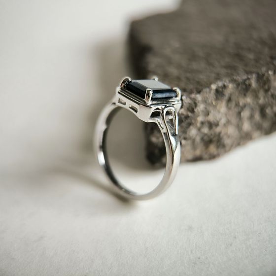 Серебряное кольцо с сапфиром 2.367ct