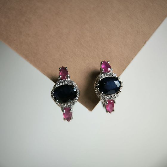 Серебряные серьги с сапфиром 4.337ct, рубином, фианитами