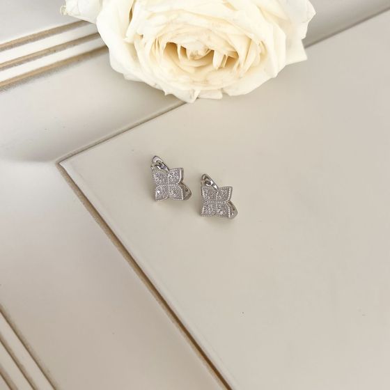 Серебряные серьги с фианитами