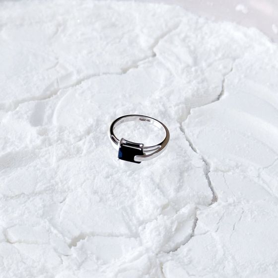 Серебряное кольцо с сапфиром 1.69ct