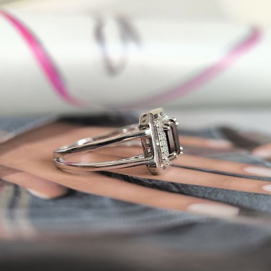 Серебряное кольцо с гранатом 1.4ct